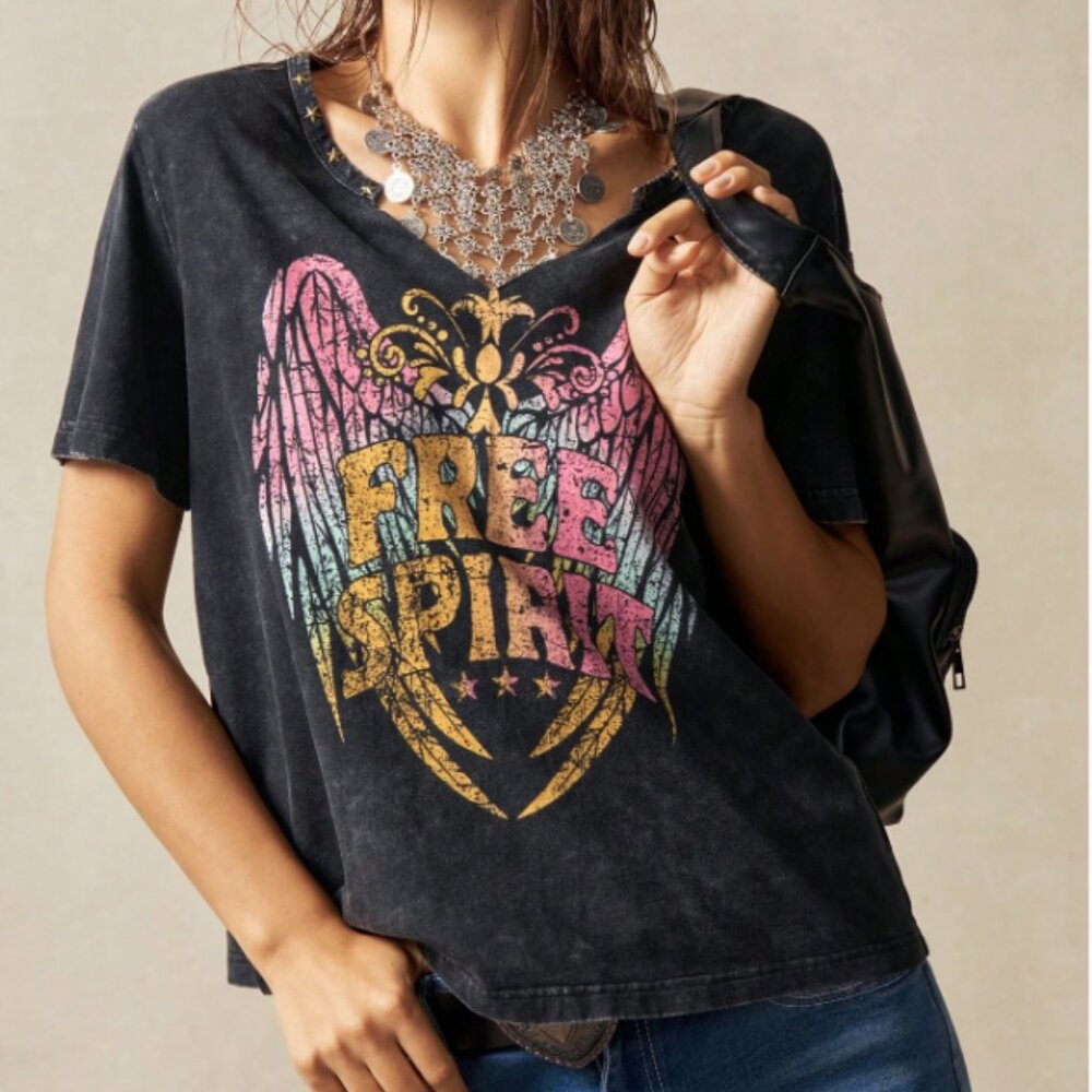 BOUTIQUE FREE SPIRIT STUD SPLIT NECK MINERAL WASH TEE
